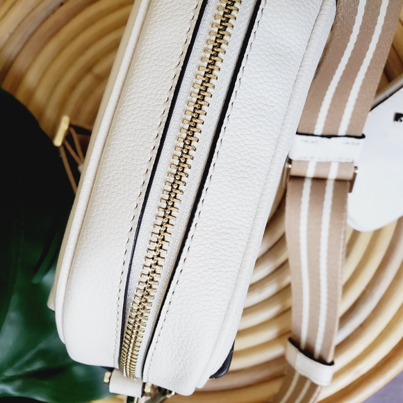 🆕 Kate Spade flap camera bag K6057 Pebbled leather Parchment Crossbody Rosie - Picture 5 of 8